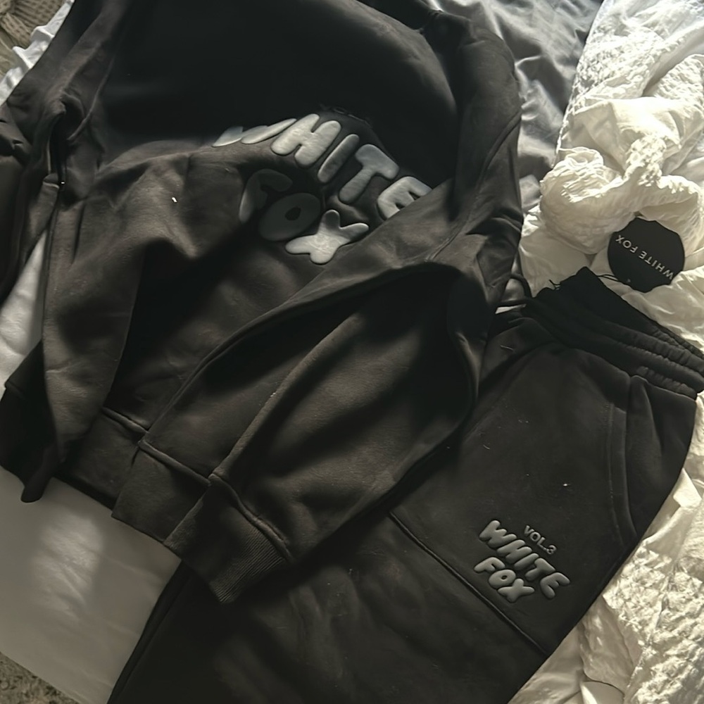 NWOT White fox boutique Onyx offstage sweatsuit